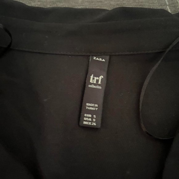 Classic Zara Blouse With White Buttons - Picture 3 of 4